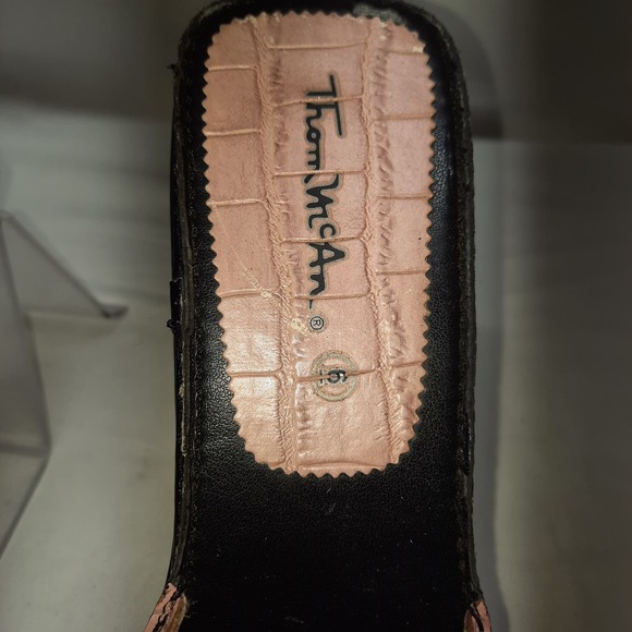 Vintage Thom McAn Pink Faux Croc with floral accent slip on low heel  6 - Picture 8 of 9